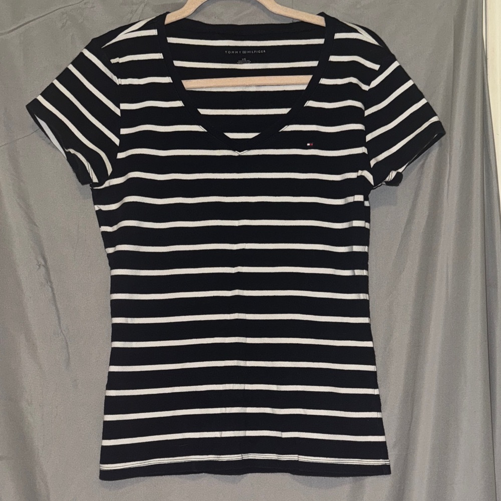 Tommy Hilfiger Women's Striped Black and White Tee